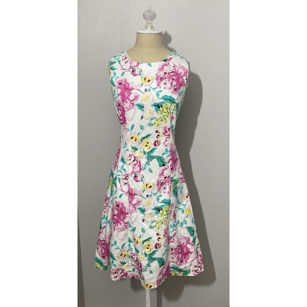 Women's Knee Length Dress Size 16 Floral Bright Colors Feminine Slimming Classic